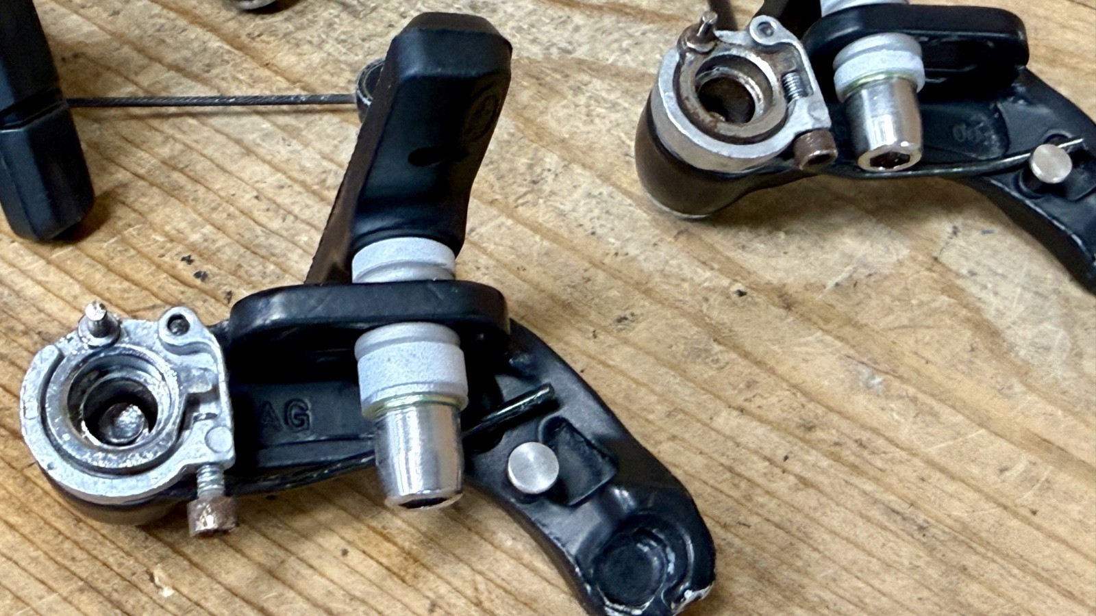 Avid Shorty 4 Canti Cantilever Brake Set w/ Bridge Wire