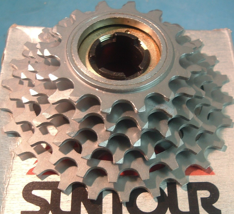 SunTour Winner Pro 6-Spd 14T-26T Freewheel NEW / NOS Road Vintage- Mint-1986-NIB