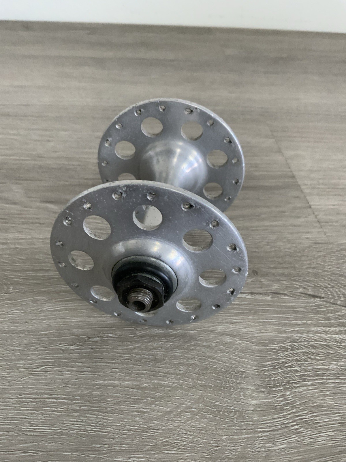 CAMPAGNOLO TIPO FRONT HUB 36 HOLE 100 MM SPACING HIGH FLANGE