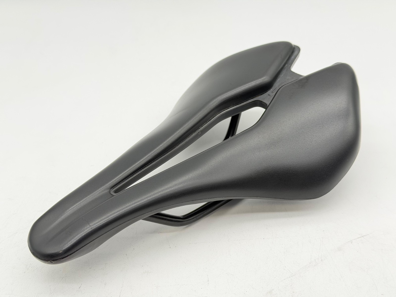 Prologo MOST LYNX Ultra Manganese Rail 245mm x 143mm Saddle MSRP $150 Pinarello