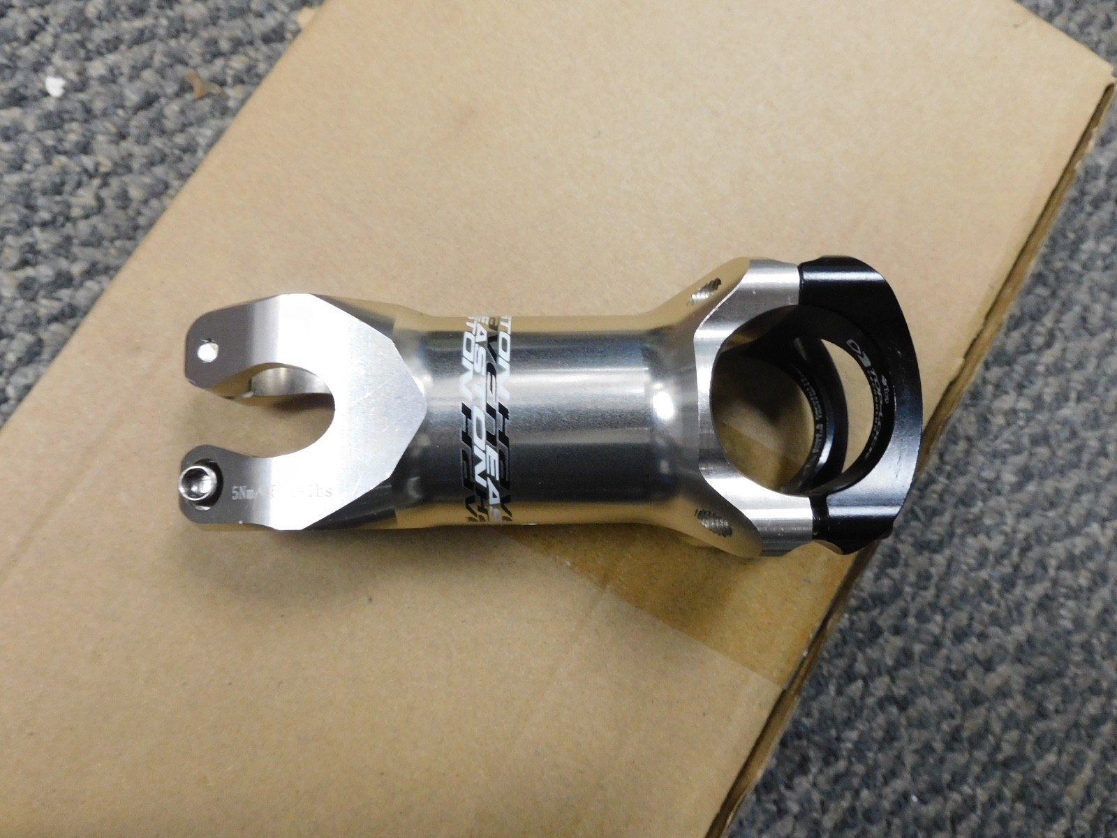 EASTON Haven BLACK FACEPLATE & Silver 0°x85mm 31.8 Stem (Used)