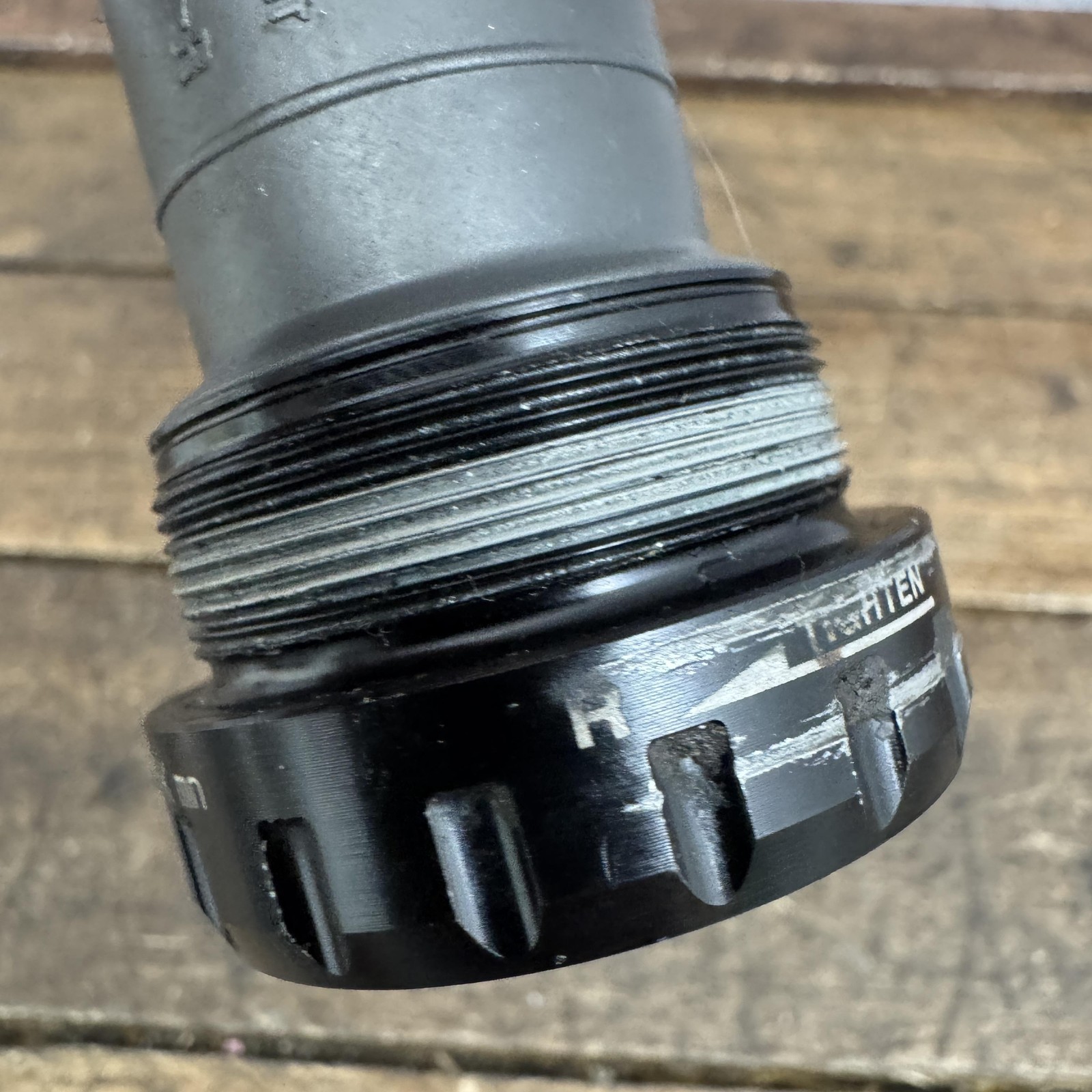 Shimano Bottom Bracket SM-BBR60 68mm BSA 1.37×24 Road Hollowtech II Black