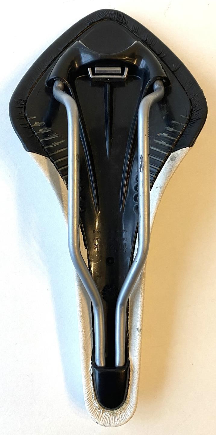 Fizik Arione Tri 2 TWIN FLEX bicycle SEAT saddle 132mm Manganese Rails