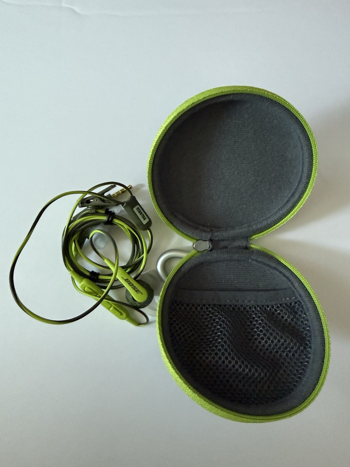 Bose Soundsport Wired In Ear 3.5mm Headphones Sports-Outdoor Use, Entertainment