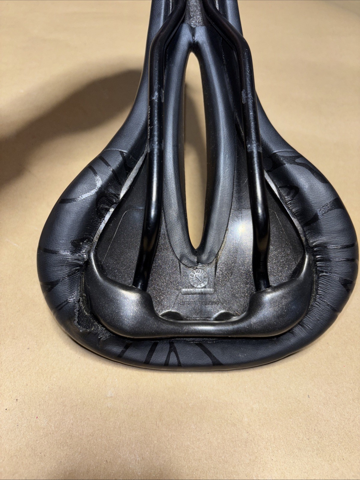 Terry Butterfly Bike Saddle Seat Center Cutaway 12.2oz 262mm Long 76mm High 155w
