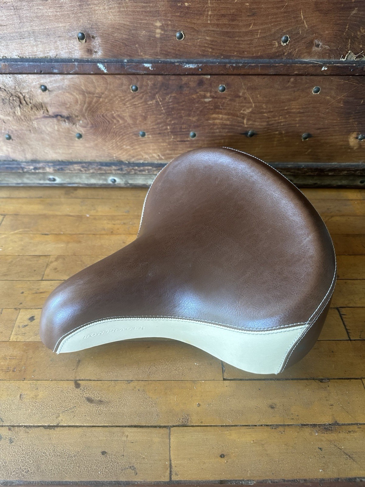 Bontrager Cruiser Bike Saddle – Tan/brown – 10×10 In – Comfort Padded. EUC.