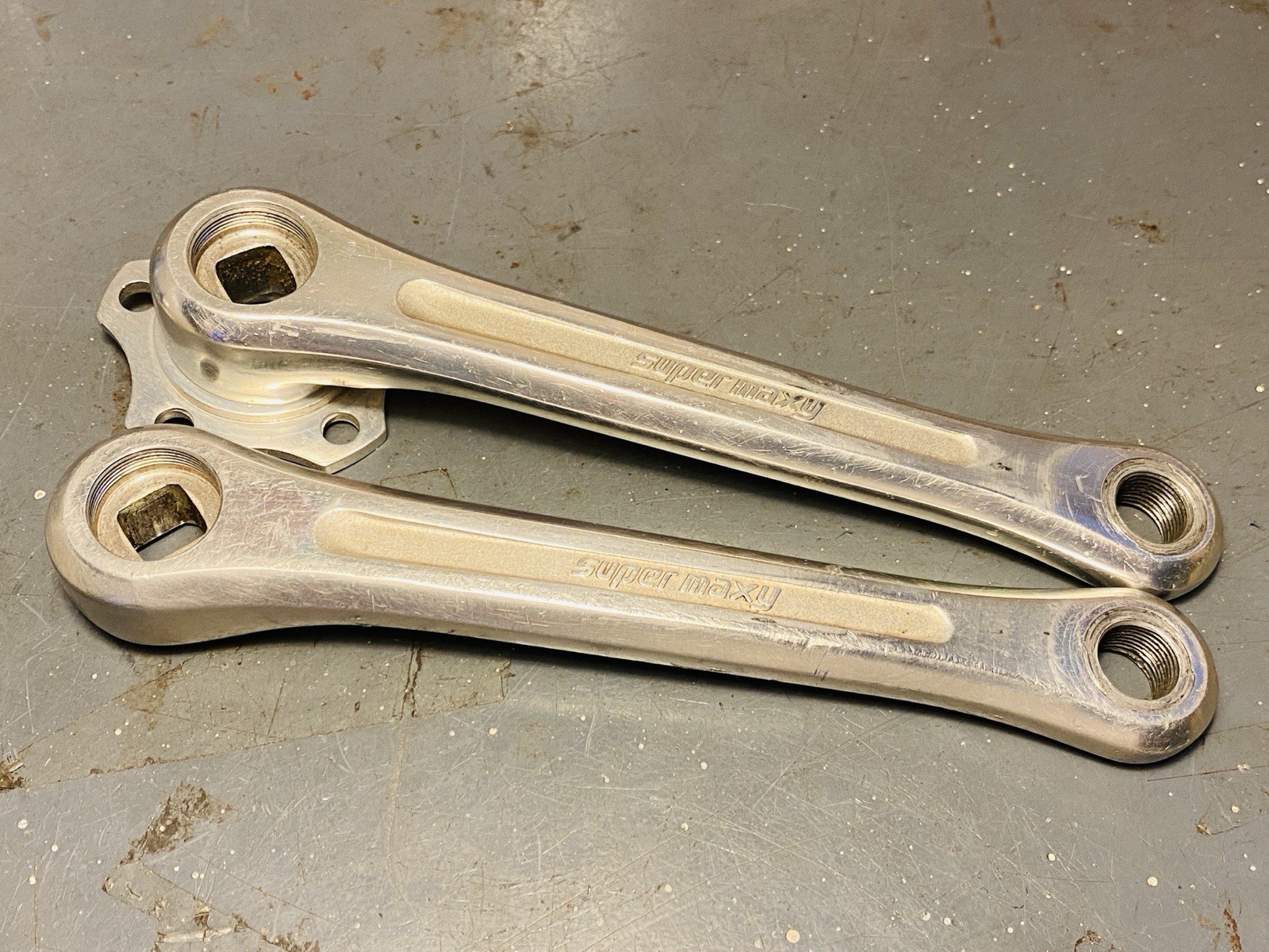 Vintage VGC 1981 Sugino Super Maxy Crankset 165mm 50.4BCD JIS w/ Dust Caps