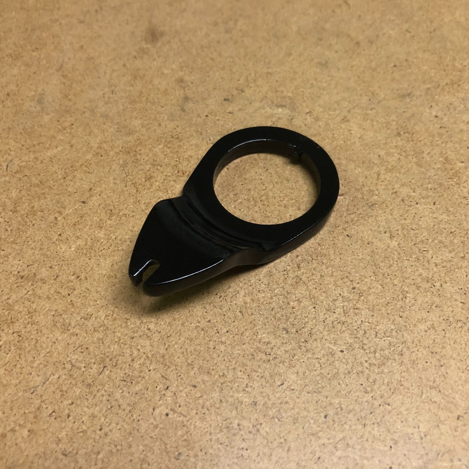 New KALLOY Threaded Headset Cable Hanger 1″ 25.4mm Anodized Black