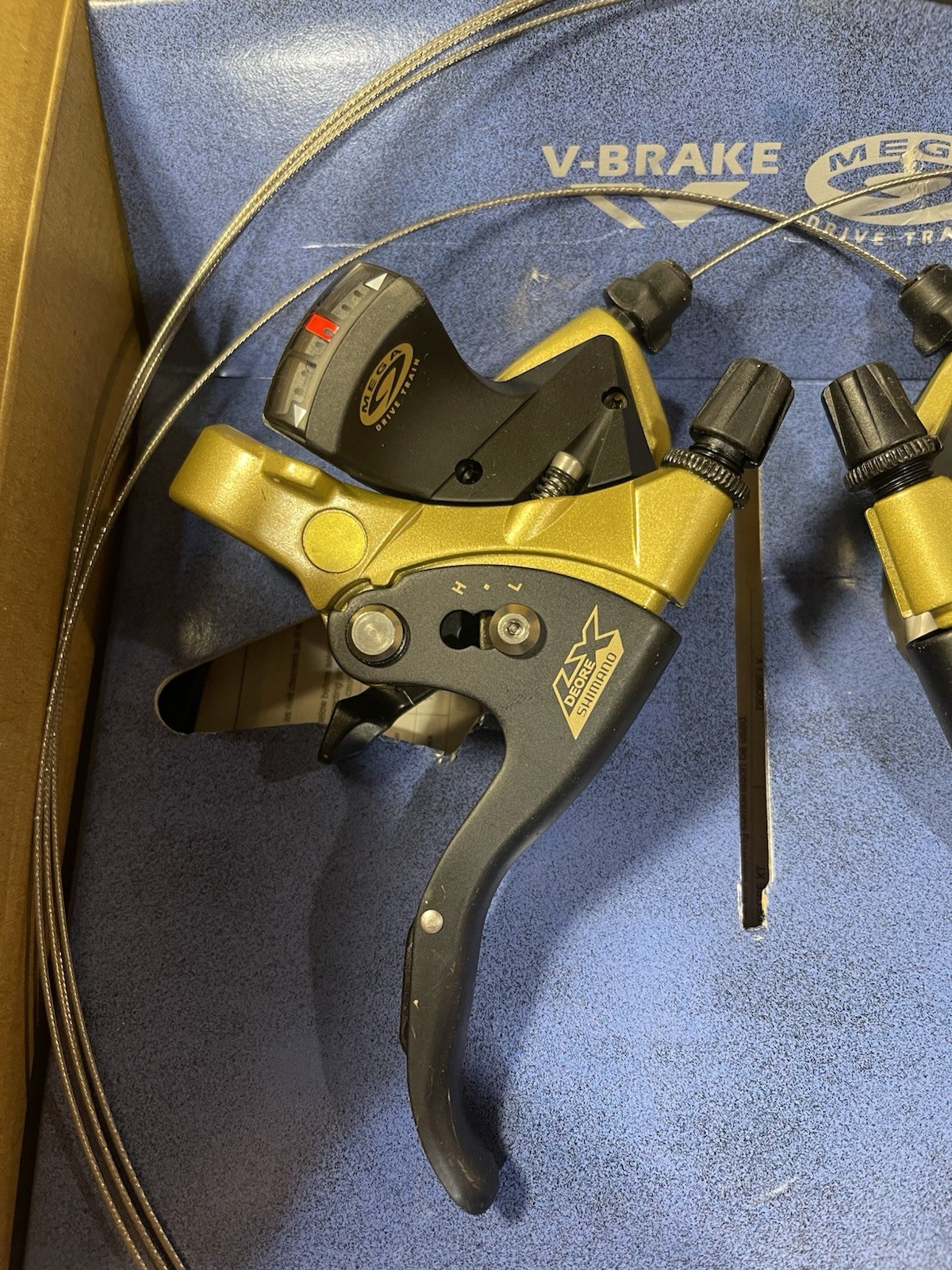 Shimano Deore GOLD LX ST-M570 3×9 Trigger Shifter V-Brake Lever NEW