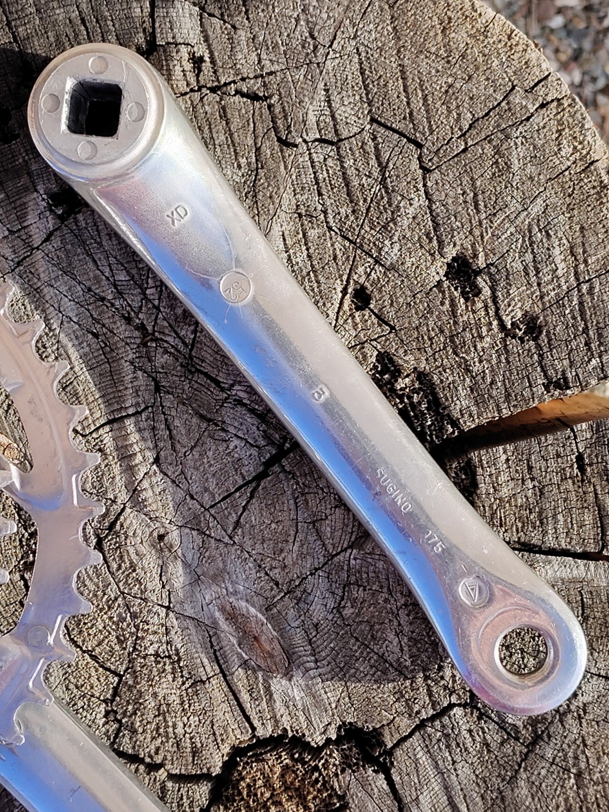 Sugino Triple Crankset 175 mm 42/32/20 T Square Taper Vintage w/ Retaining Bolts