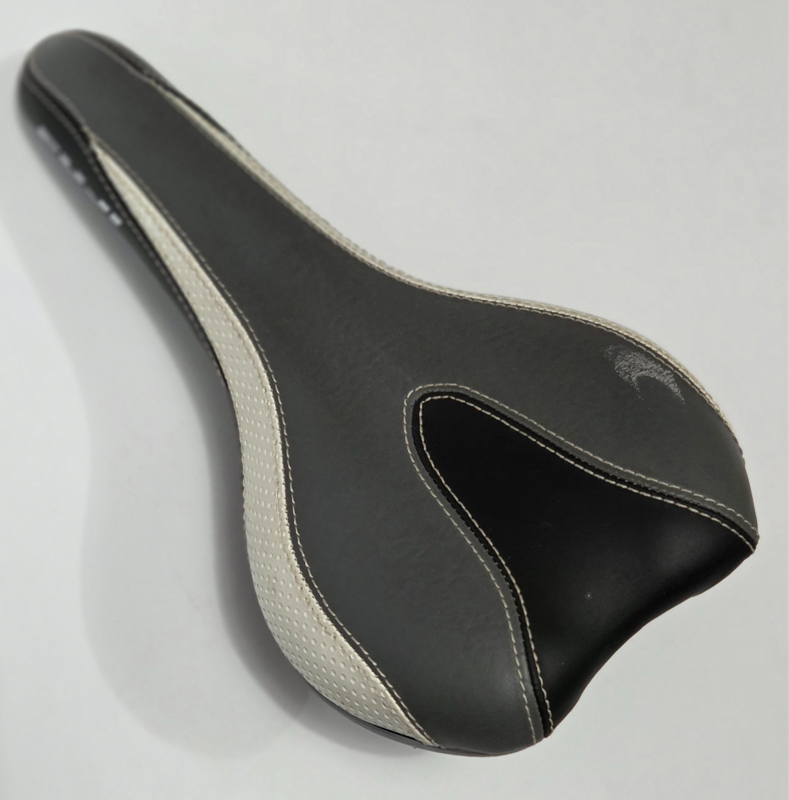 Vintage Fuji Velo Series Bike Bicycle Saddle Seat – grey, white, and black clean