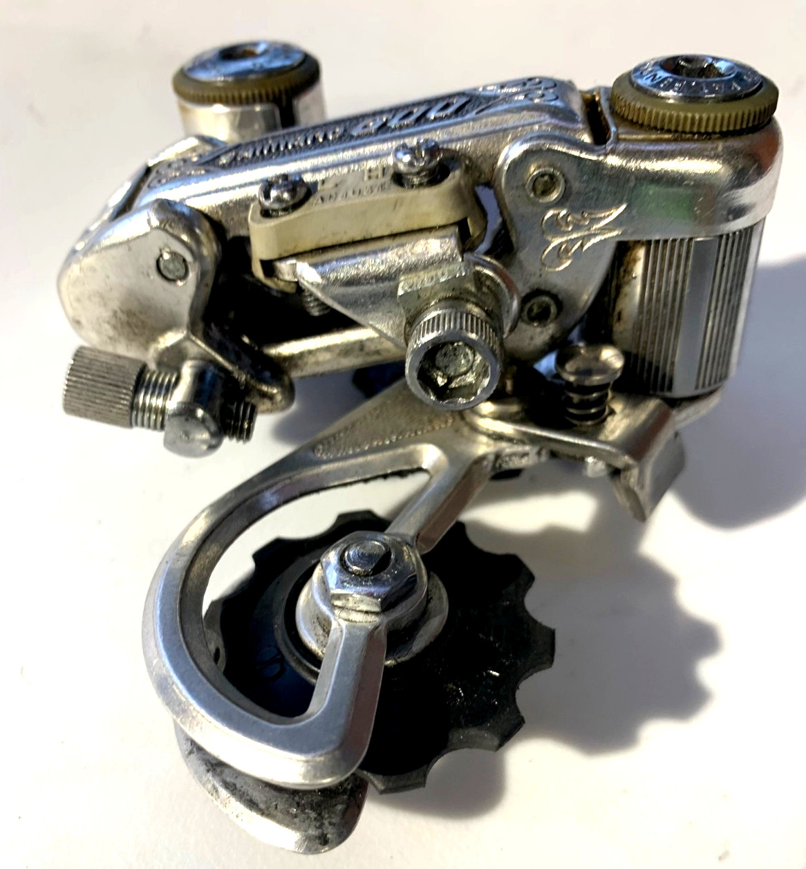 Vintage SHIMANO 600 ARABESQUE Short Cage Rear Derailleur 6 Speed Nice