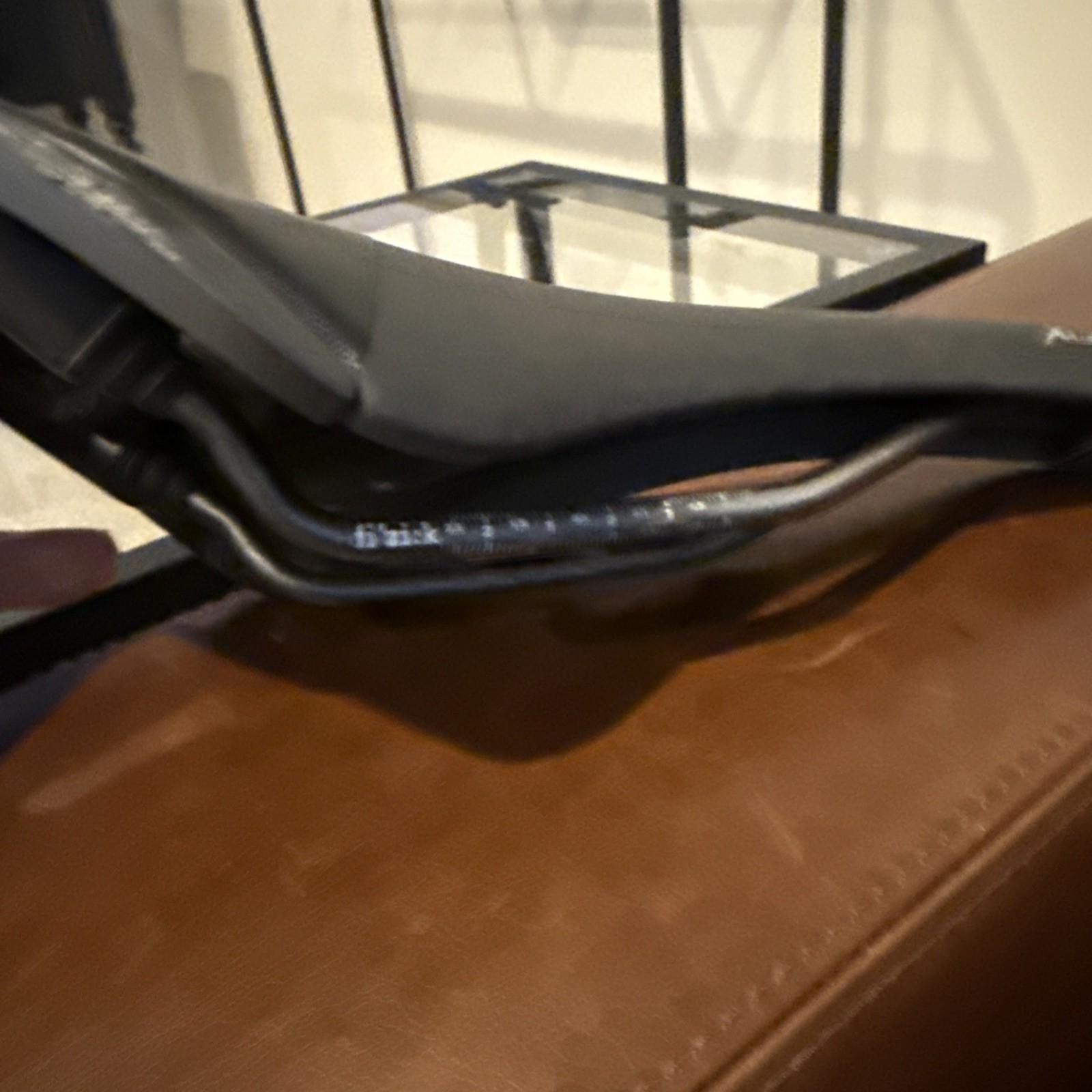 Fizik Carbon Aliante R3 Bike Saddle, Bicycle Seat, Kium Titanium Ti Alloy Rails