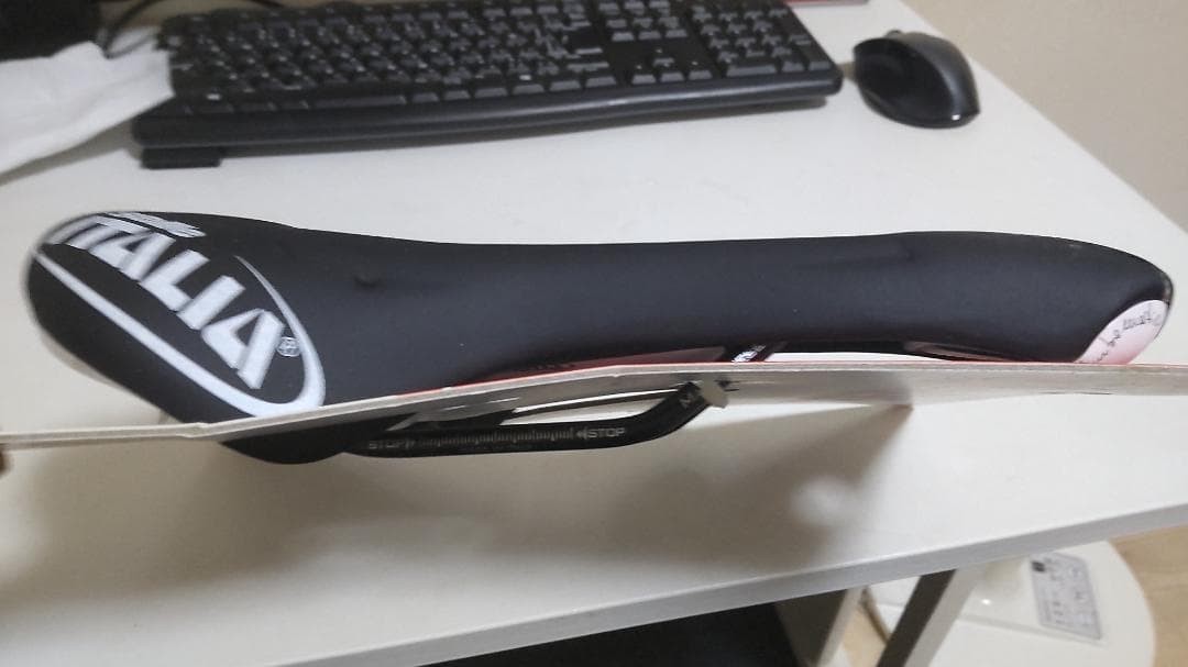 [New, Slightly Damaged] Selle Italia Turbomatic Gel Flow