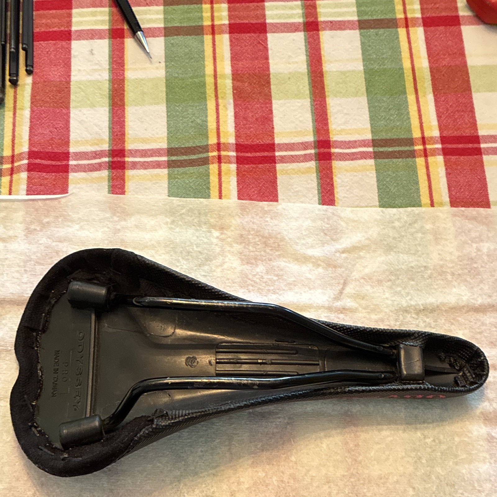 Odyssey Odyssey Pro BMX Saddle/Seat Black Red Logo Synthetic/Steel/Plastic