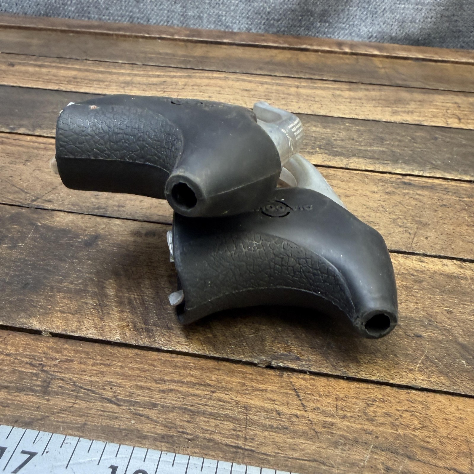 Vintage Dia-Compe Brake Levers Pair Non-Aero Hoods 4-Finger Drop Bar NO Clamps