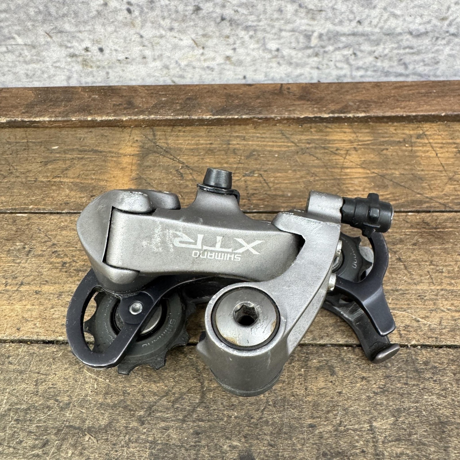 Vintage Shimano XTR Rear Derailleur Short Cage Bolt-On Gray MTB Bike 195g
