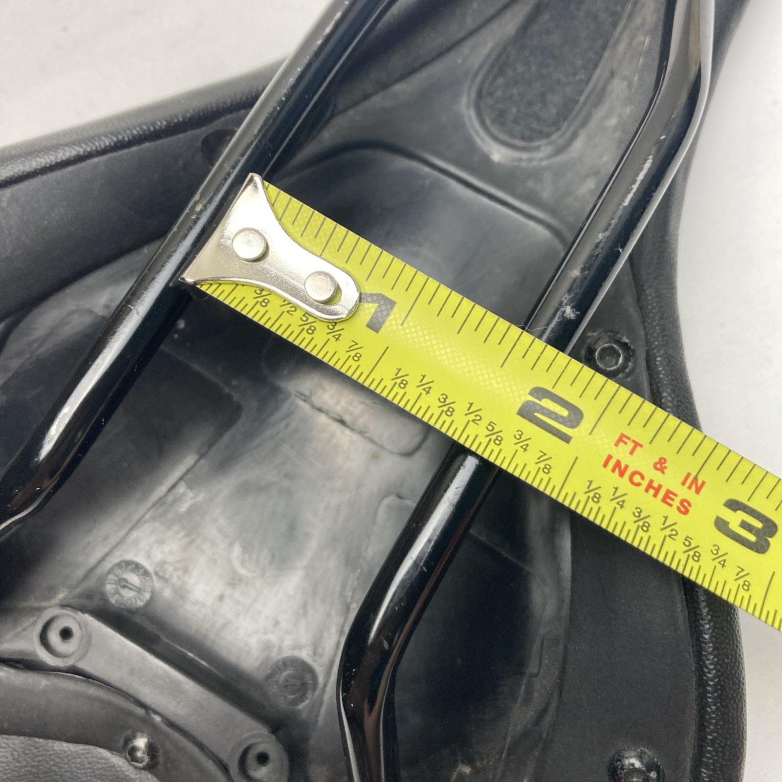 Oval Concepts Bike Saddle – Black with Gray Accents 7x7mm rail clamps