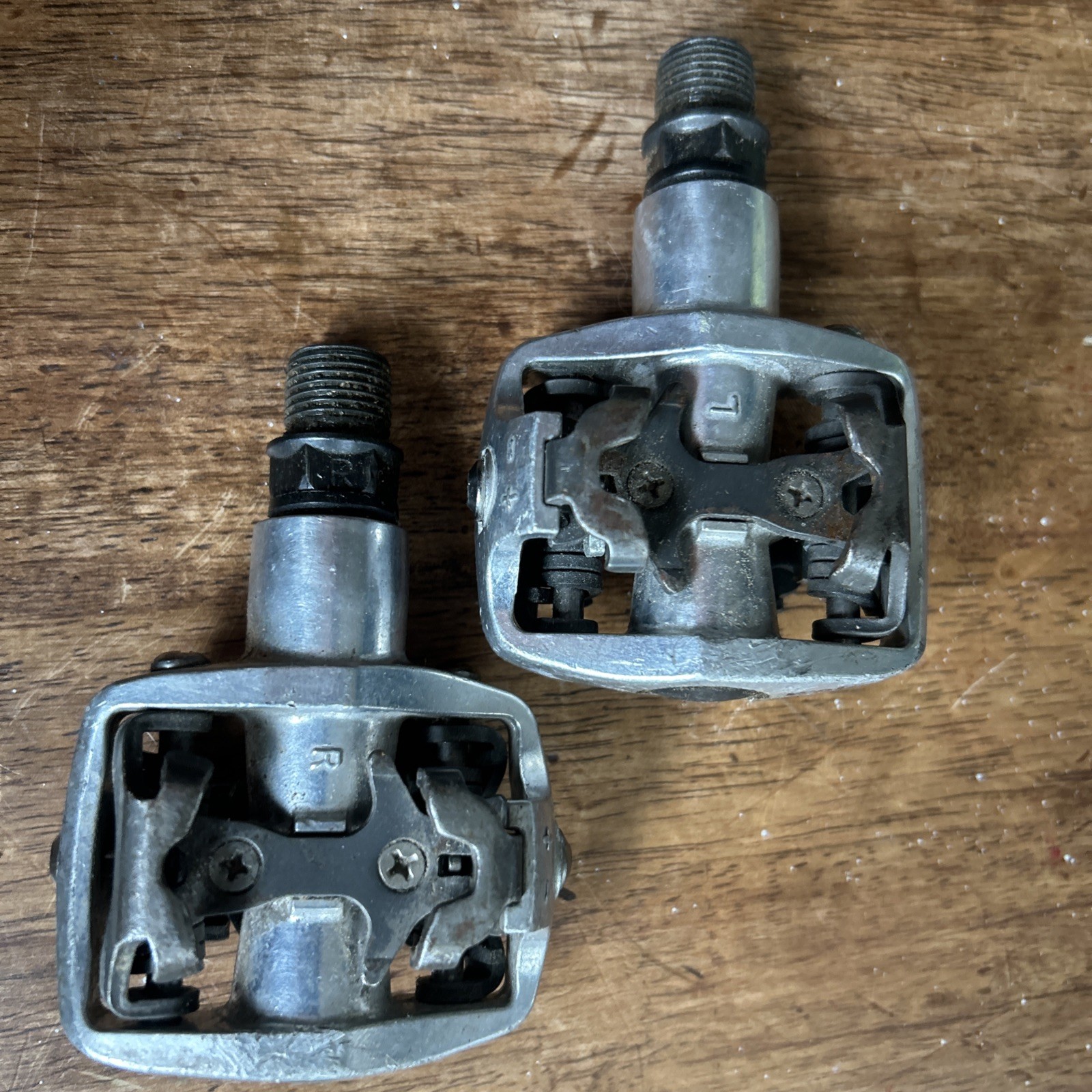 Wellgo Clipless Pedals WPD-823 SPD Compatible Pair Black Mountain Gravel 9/16