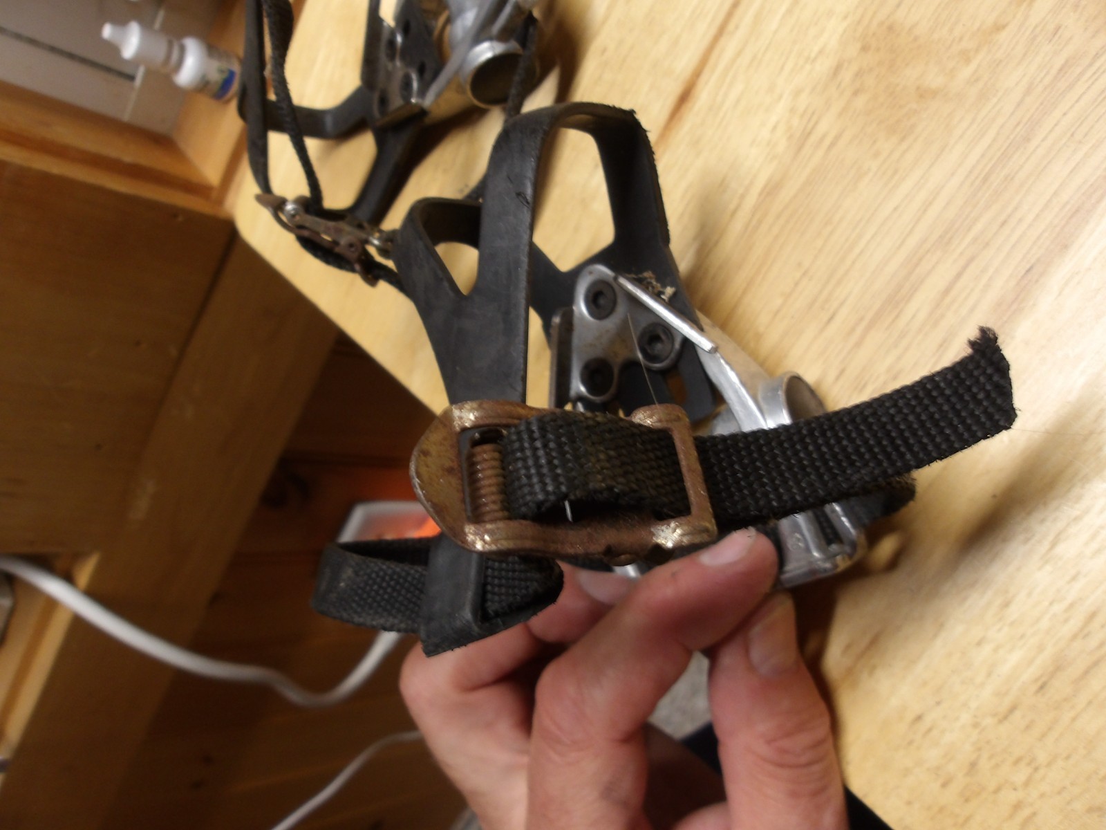 Wellgo LU-209 Road Bike Aluminum 9/16″ Toe Clip Pedals – Silver