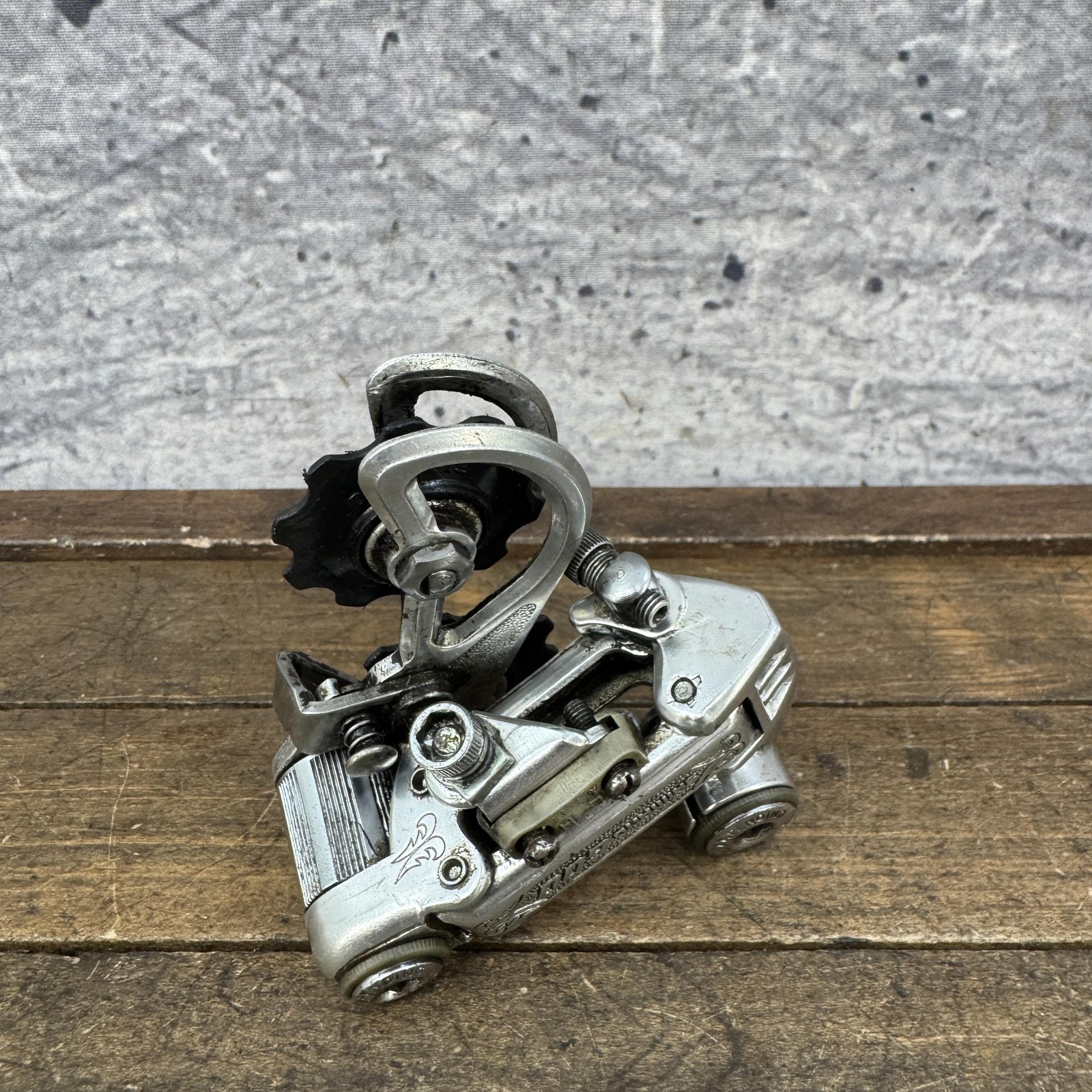 Vintage Shimano 600 Arabesque Rear Derailleur Short Cage Bolt-On Japan Race