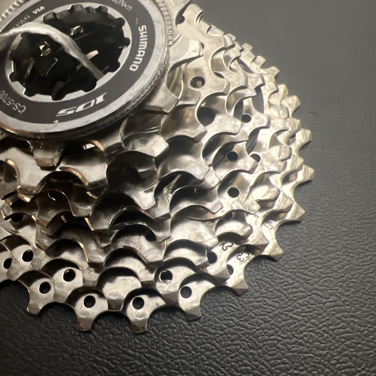 Shimano 105 10-speed CS-5700 12-25T Cassette