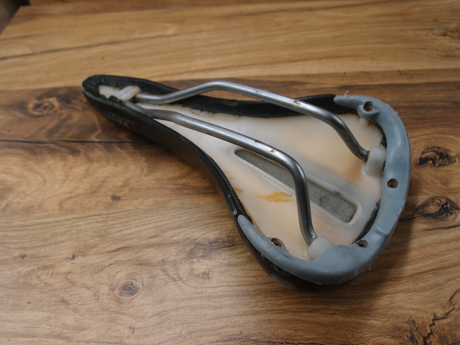 MTB seat VELO 239 Chromoly saddle from Trek bike