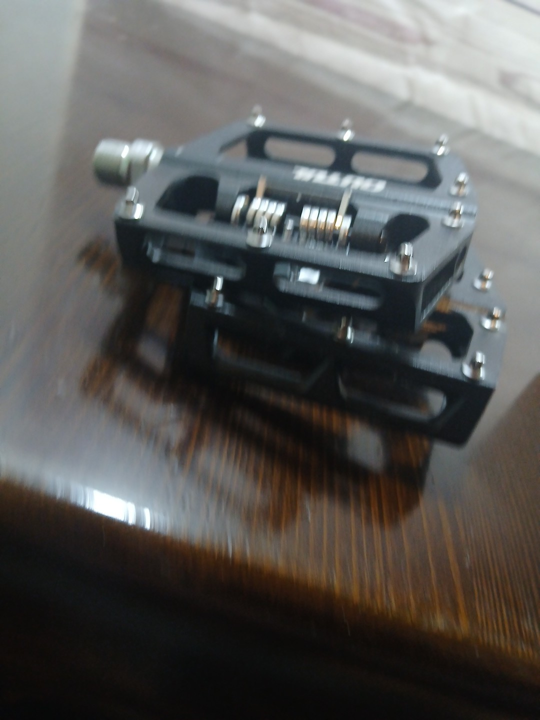 OUTUL Bike Pedals MTB Lightweight Alloy 9/16″ Bearing Pedals