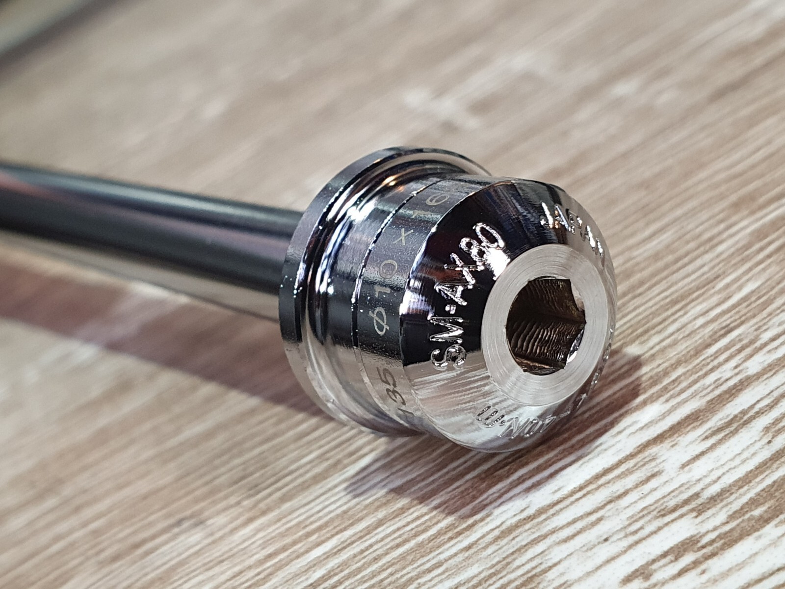 Shimano Saint SM-AX80 Rear Thru Axle FH-M810 / M10 x 168mm (O.L.D: 135mm x 10mm)