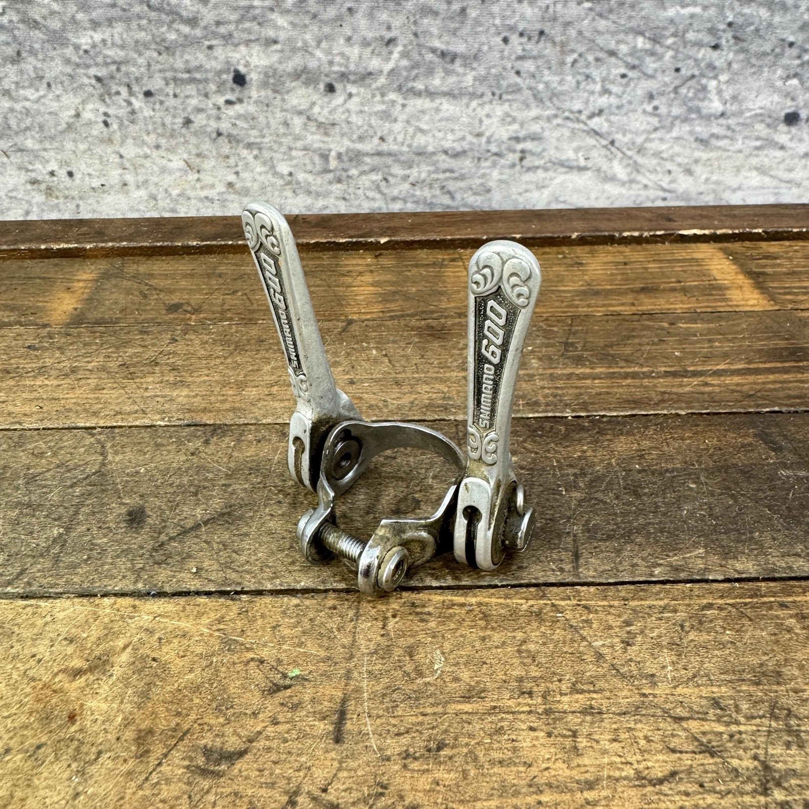 Vintage Shimano 600 Arabesque Shift Levers Shifter Set 28.6 Clamp Road 70s 80s