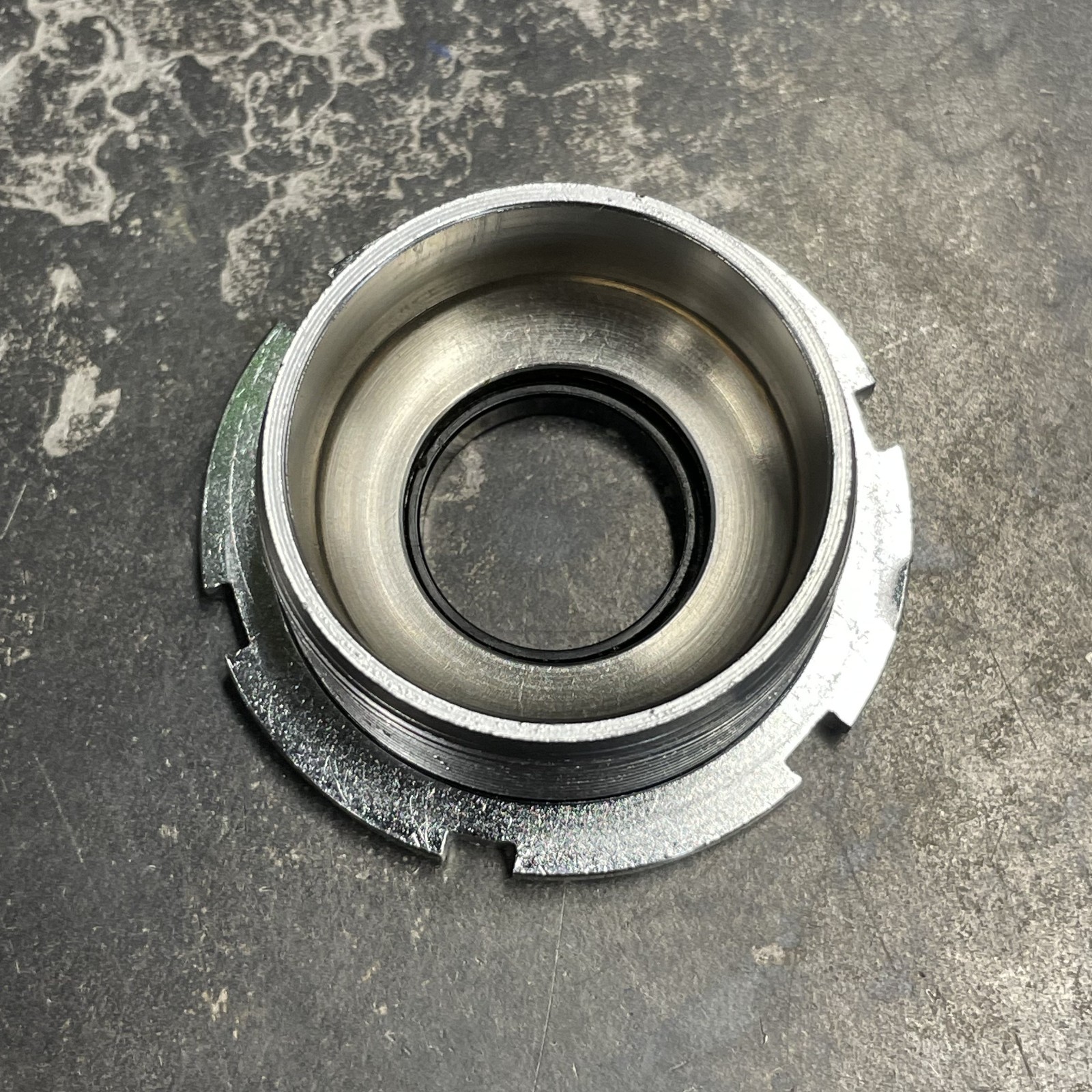 Shimano 600 6207 Bottom Brakcet – 1.37 x 24T ENG – 68mm – 116mm – Used