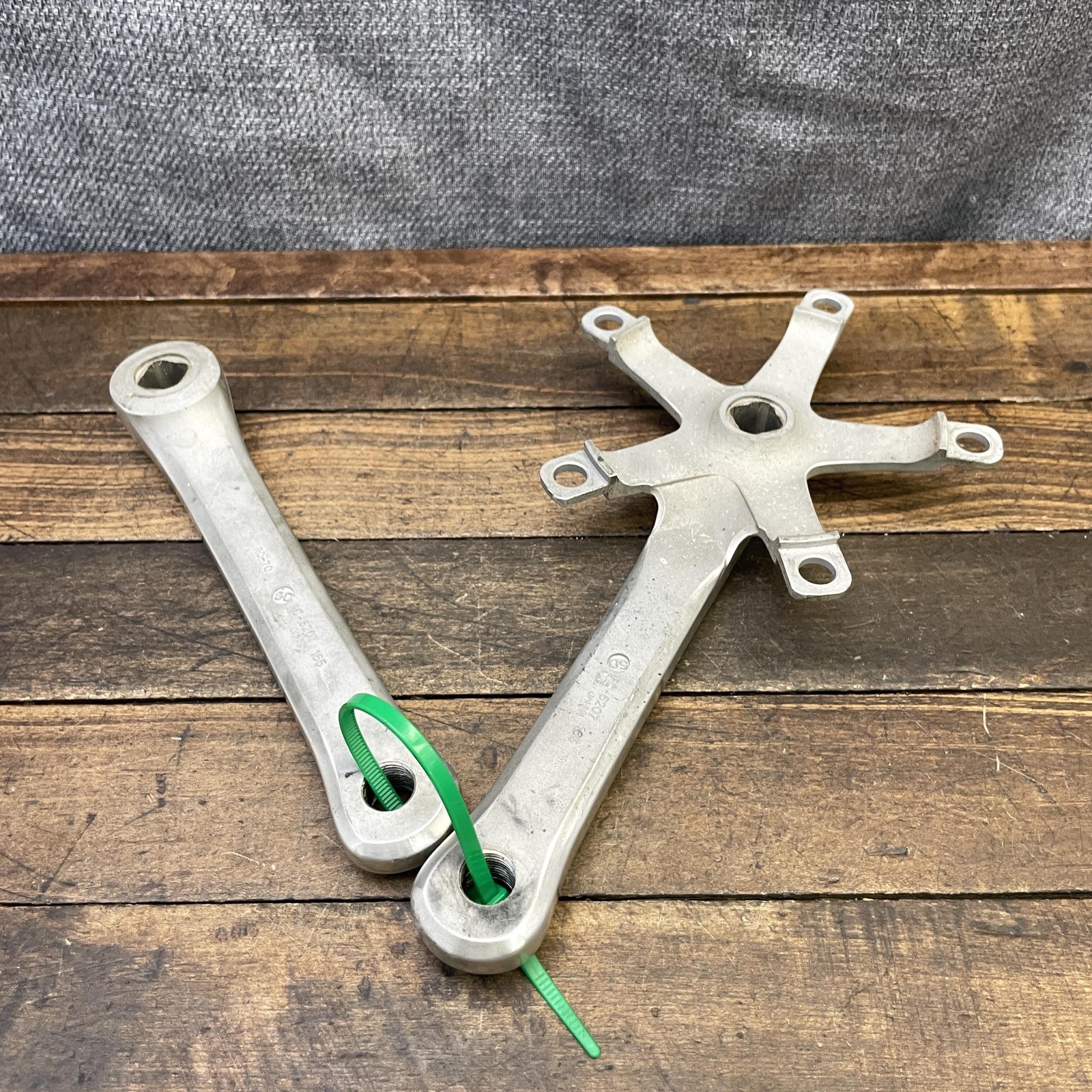 Vintage Shimano 600 FC-6207 Crankset 165mm 130 BCD Square Taper Arms Japan 80s