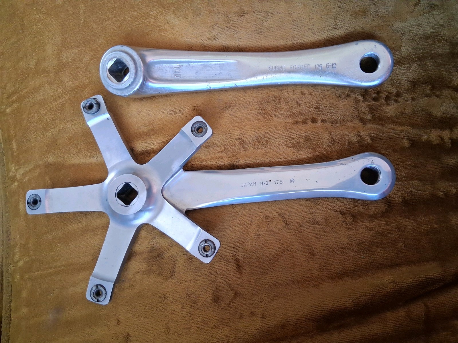 Sugino 75 NJS track crankset 175 NOT MATCHING