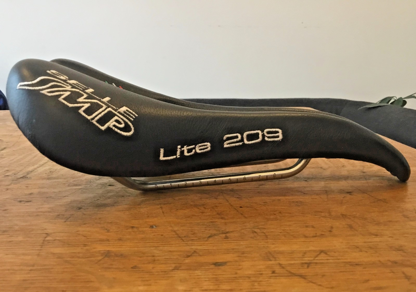 NEW Selle SMP Lite 209 Road Bike Saddle Black Relief Channel 273mmx139mm Italy