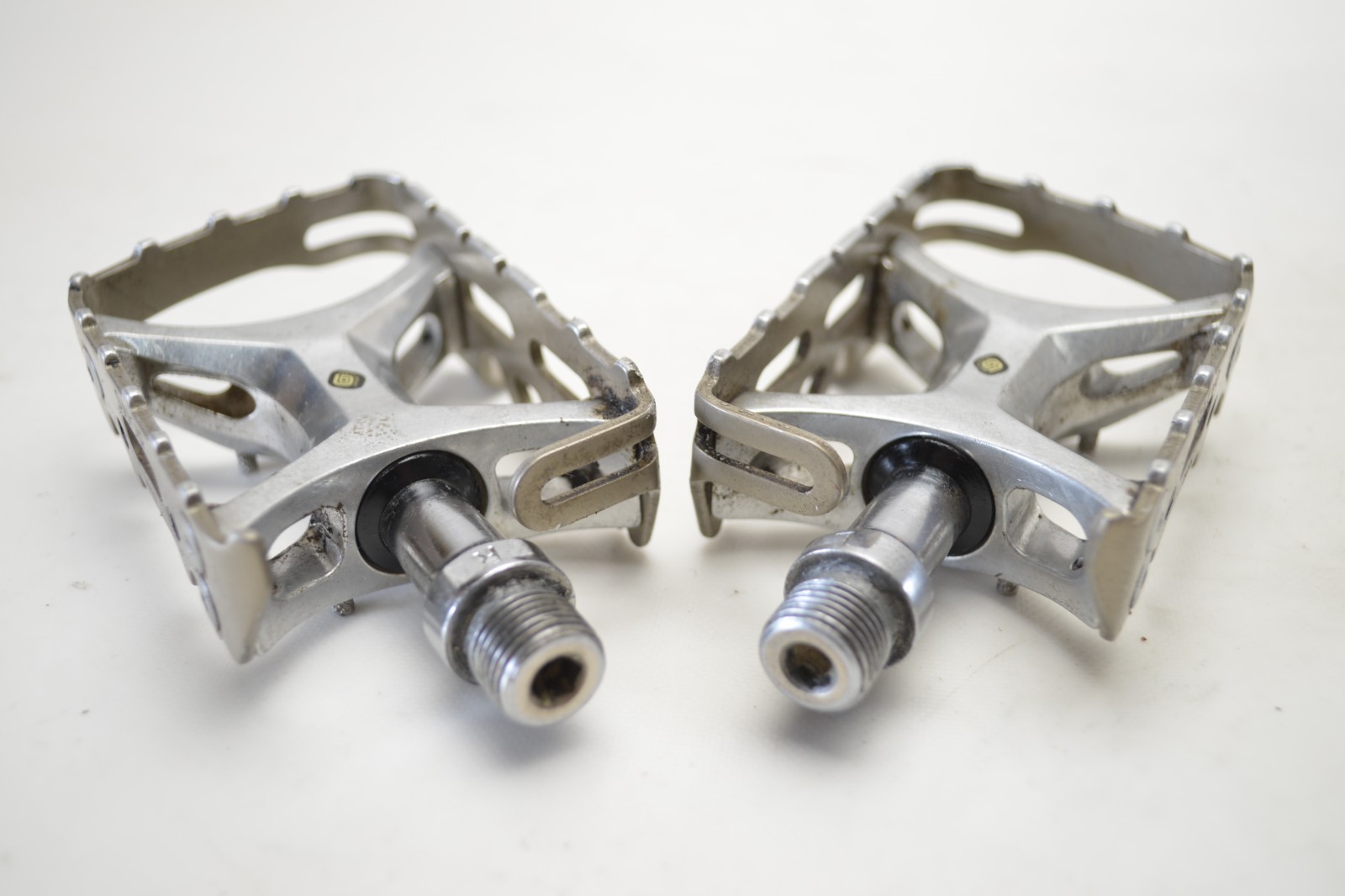 SUNTOUR XC PRO GREASE GUARD ALLOY MOUNTAIN BICYCLE PLATFORM PEDALS 9/16 X 20 TPI