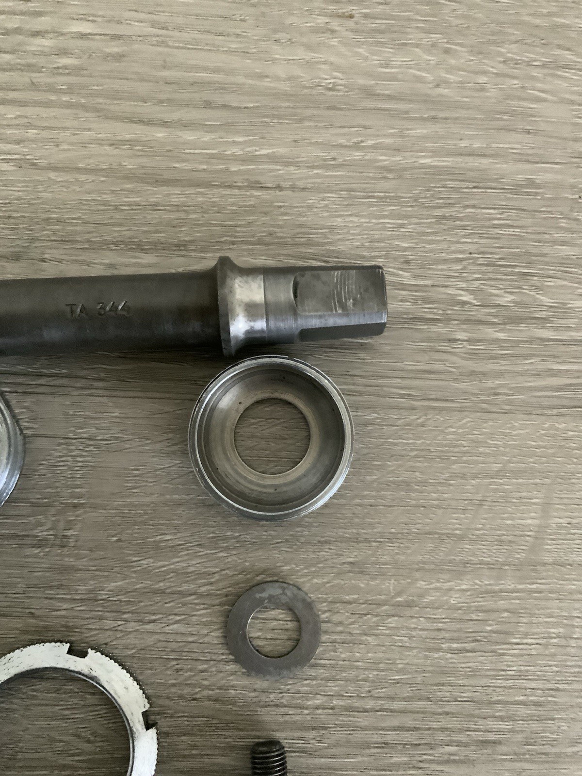 SPECIALITES TA BOTTOM BRACKET BRITISH THREADED 68-114 MM