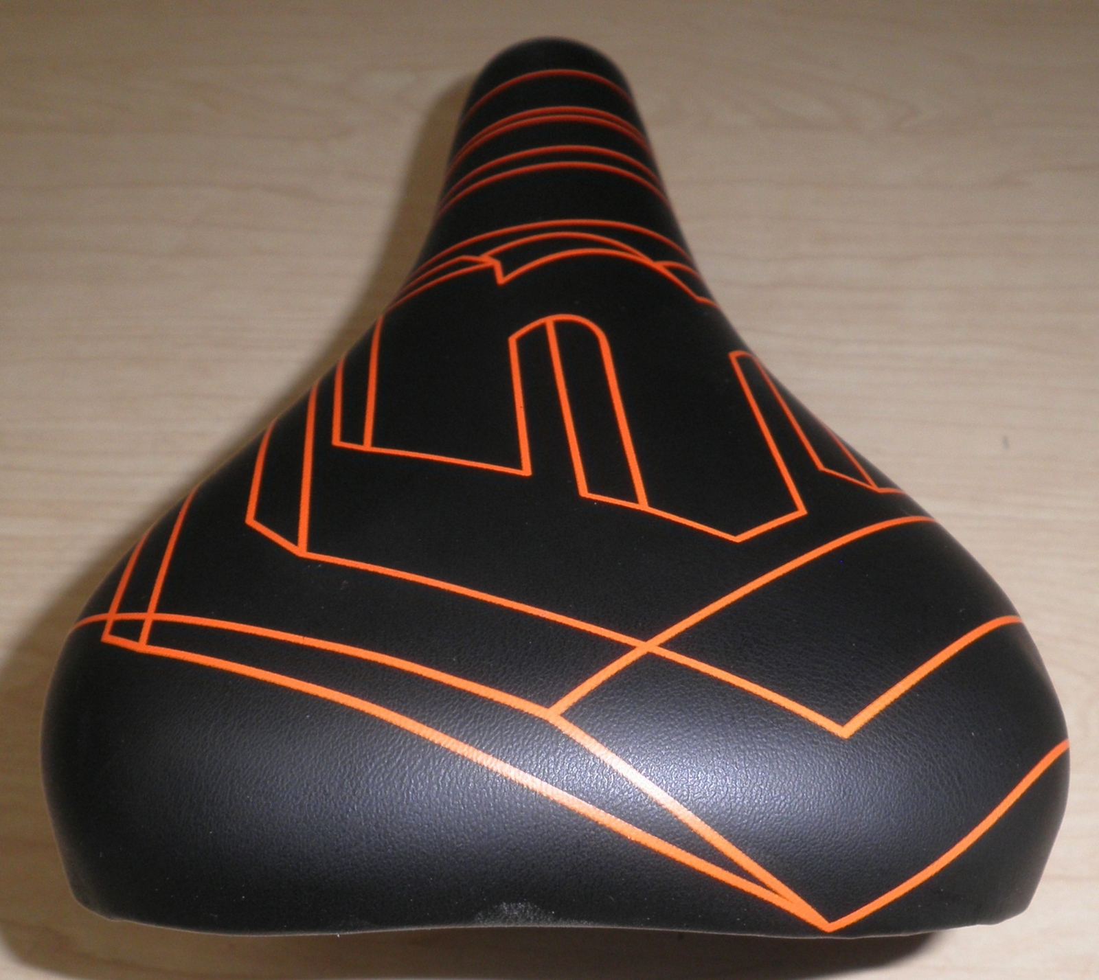 MONGOOSE KIDS’ BICYCLE SEAT/SADDLE BLACK/ORANGE BIKE PARTS 639-3
