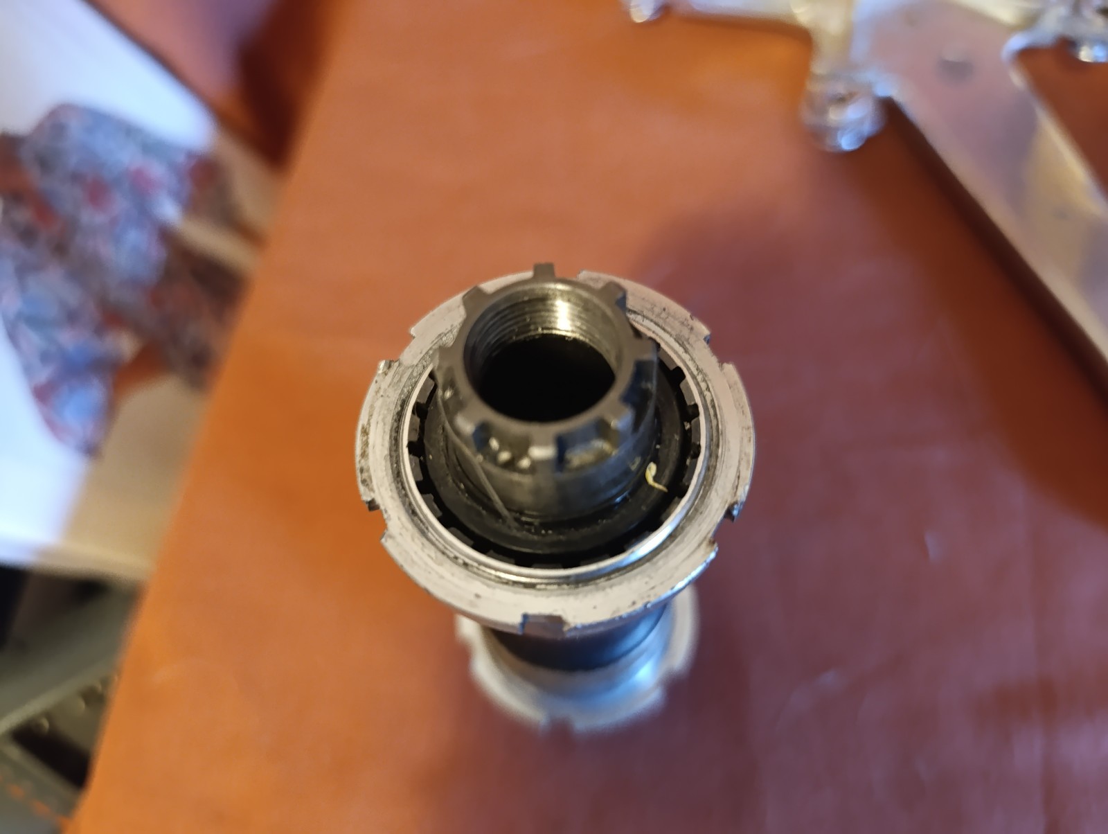 Shimano octalink Dura Ace FC 7700 crankset with bottom bracket. ref. T 103