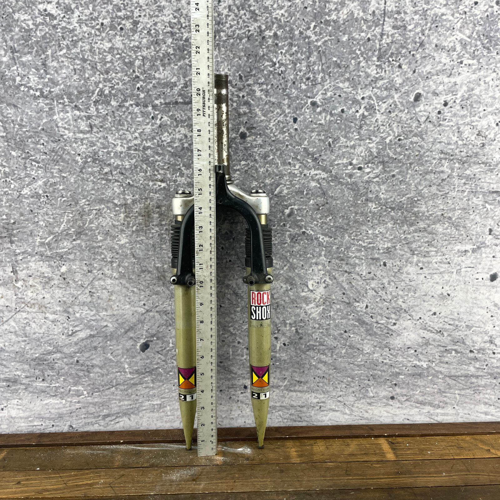Vintage Rock Shox Mag21 Fork 1 in Threaded 26 in 5.5″ Steerer 26 Mag 21 1″ Parts