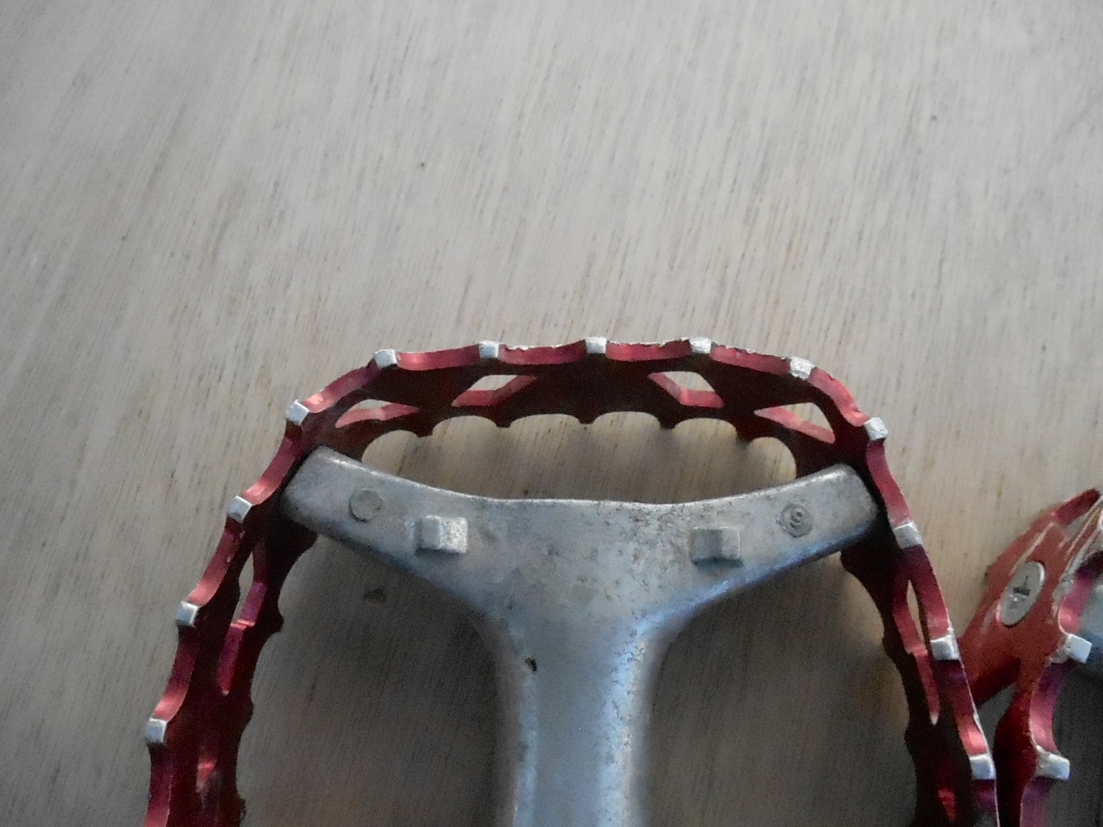 Victor Beartrap 1/2in Pedals in Red Old School BMX