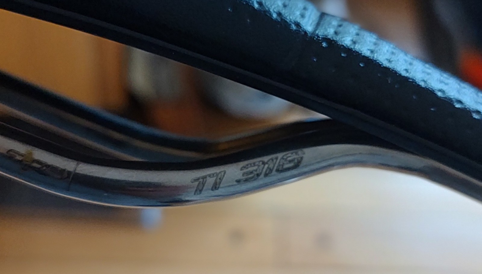SELLE ITALIA X-LR SADDLE TITANIUM RAILS 142mm X 268mm