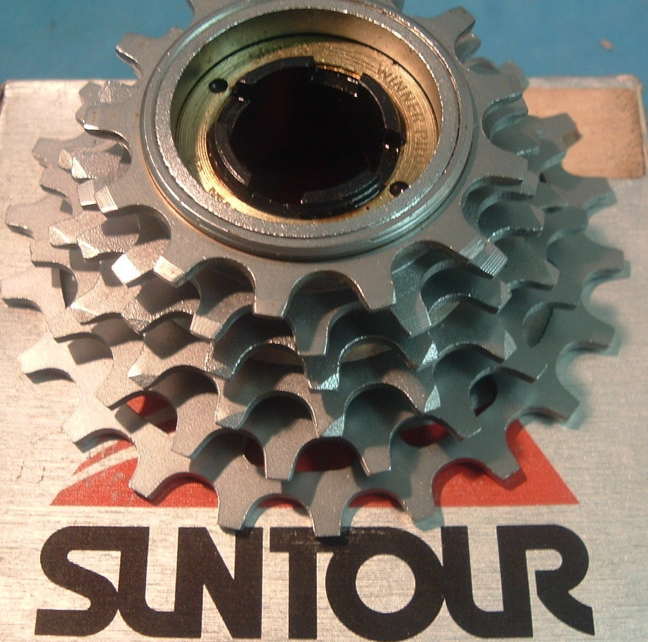 SunTour Winner Pro 6-Spd 13T-22T Freewheel NEW / NOS Road Vintage- Mint- NIB+