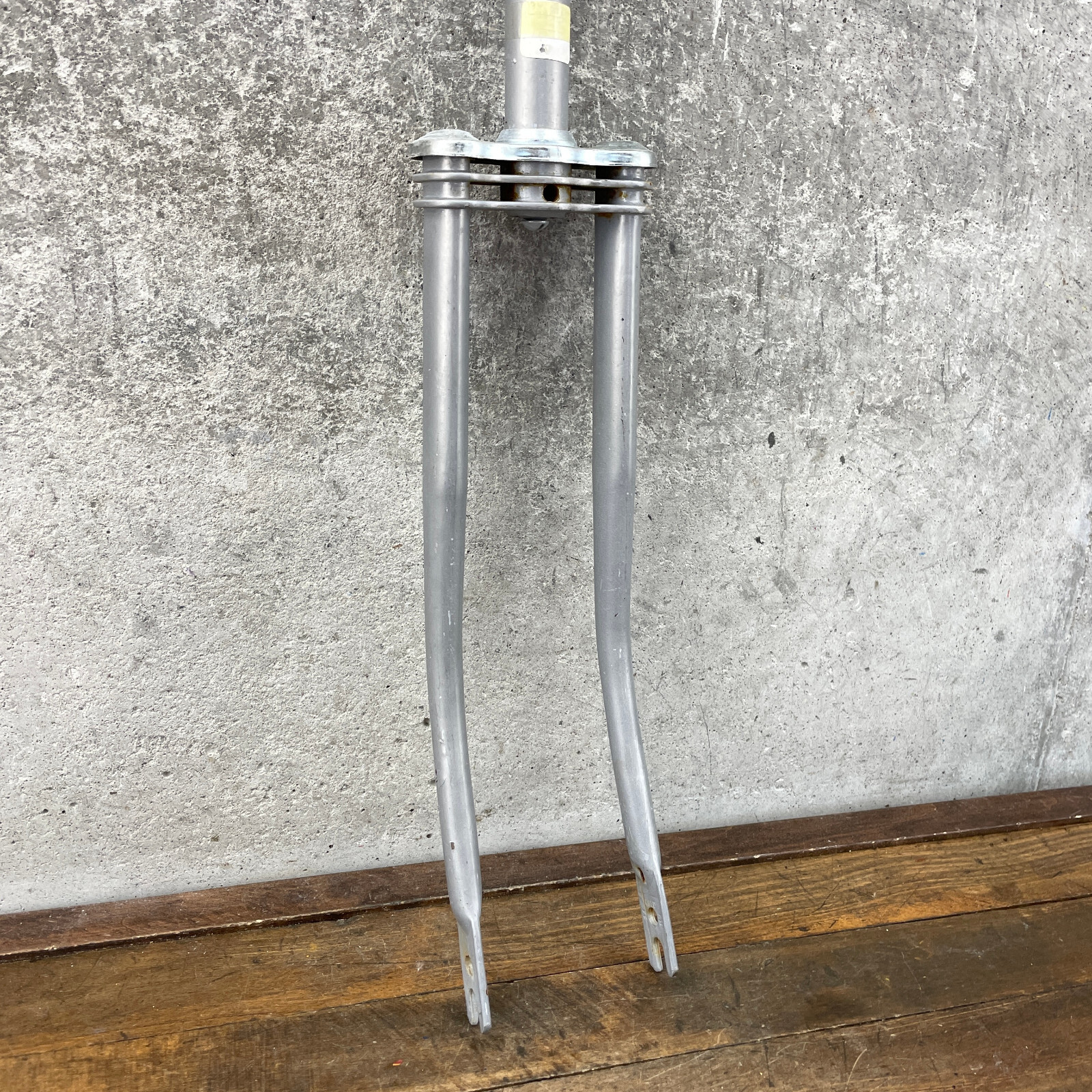 Wald 24″ Fork Cruiser Silver Replacement Fork 1 in Threaded 8″ 70s NOS Biplane