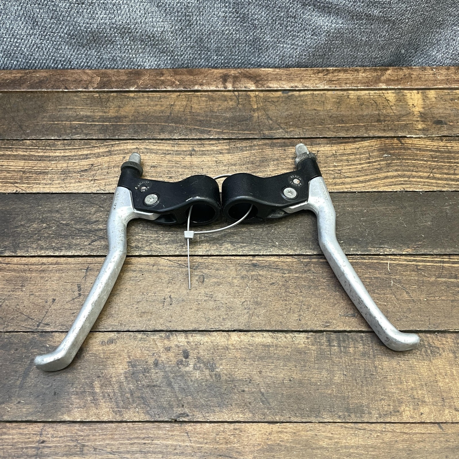 Vintage Shimano Deore BL-MT60 Brake Levers Pair 4-Finger 80s MTB Japan Black
