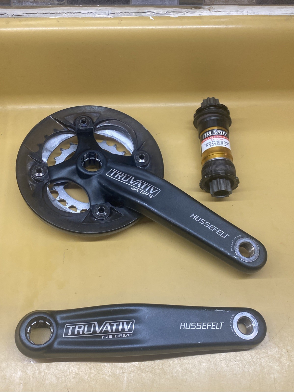 Black Truvativ Hussefelt Double 32/22 9Sp 170mm Crankset With Bottom Bracket