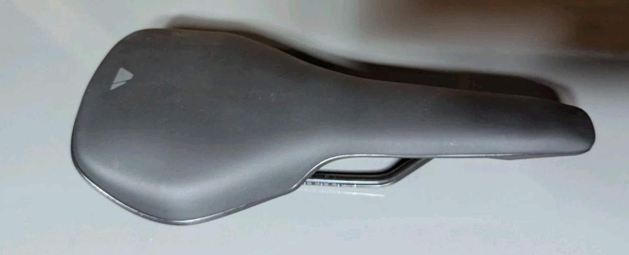 Canyon Sport Bike Black Saddle EP1249 (139mm Wide x 279mm Long)