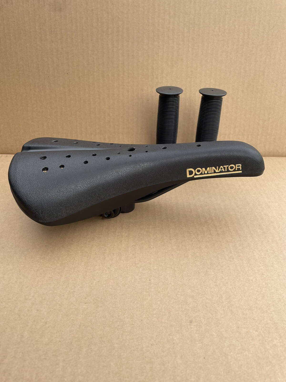 Viscount Dominator BMX Bicycle Seat, Grips Old School Hard Shell saddle GT Black