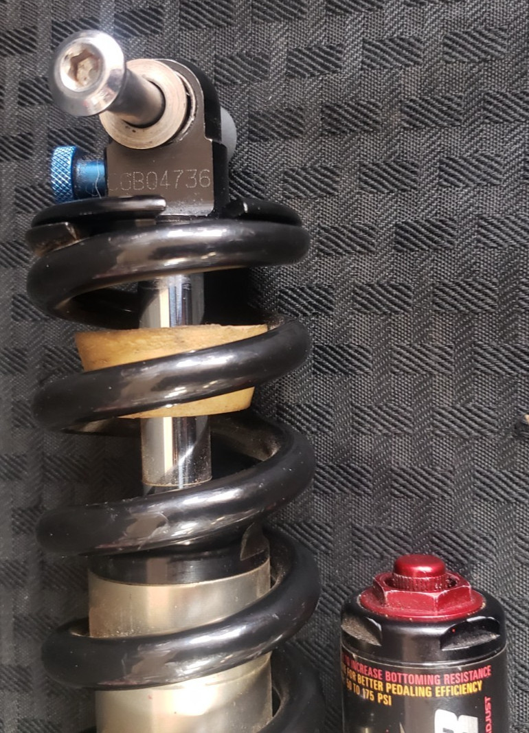 450283 – Manitou Swinger 4Way SPV Shock Absorber