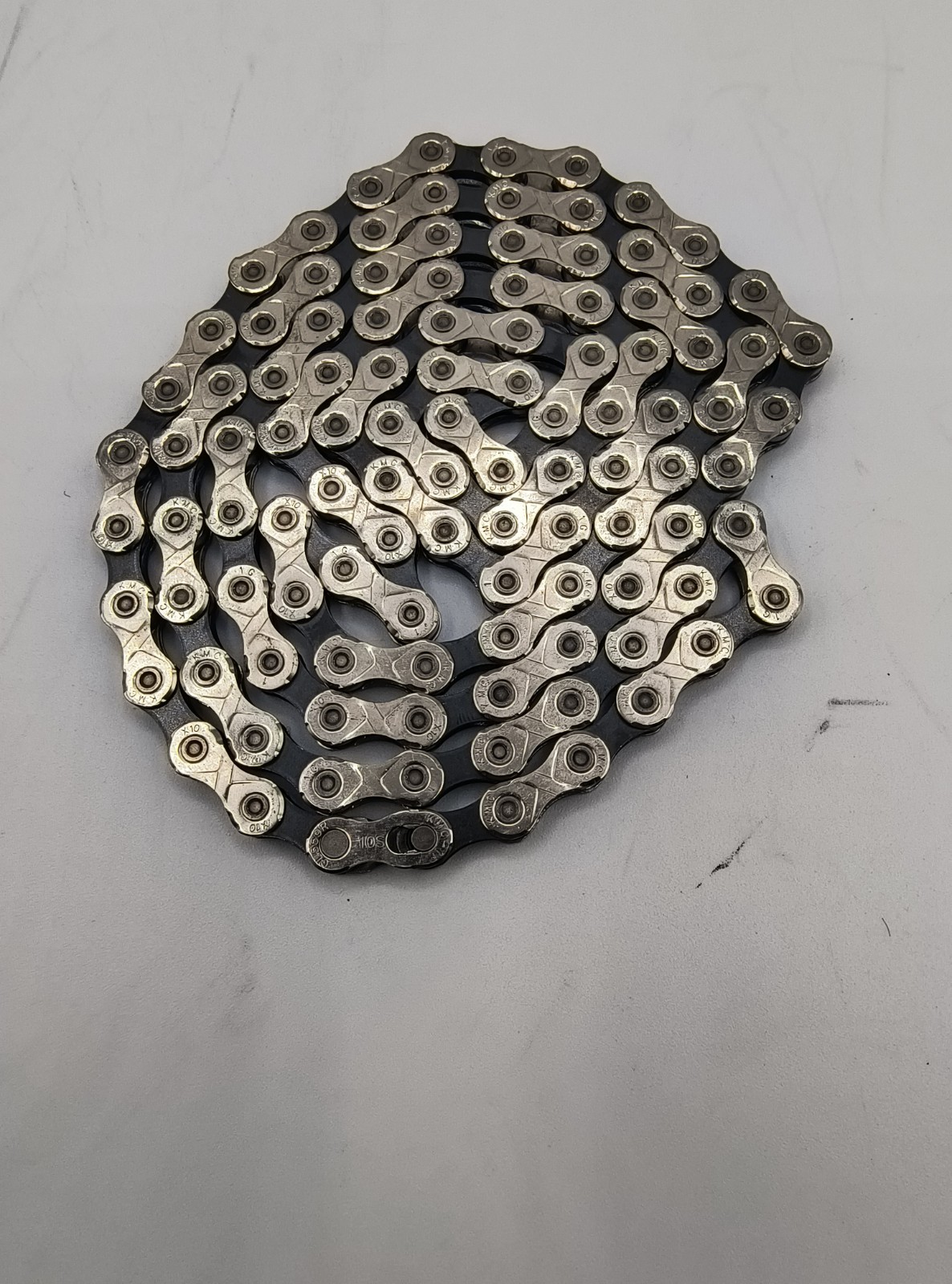 KMC X10 10 Speed Bicycle Bike Cycling Chain 106 Links Very Low Miles