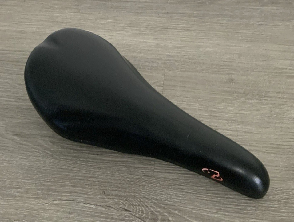 VELO 314 ROAD BIKE SADDLE 344 GRAMS 122 MM x 285 MM